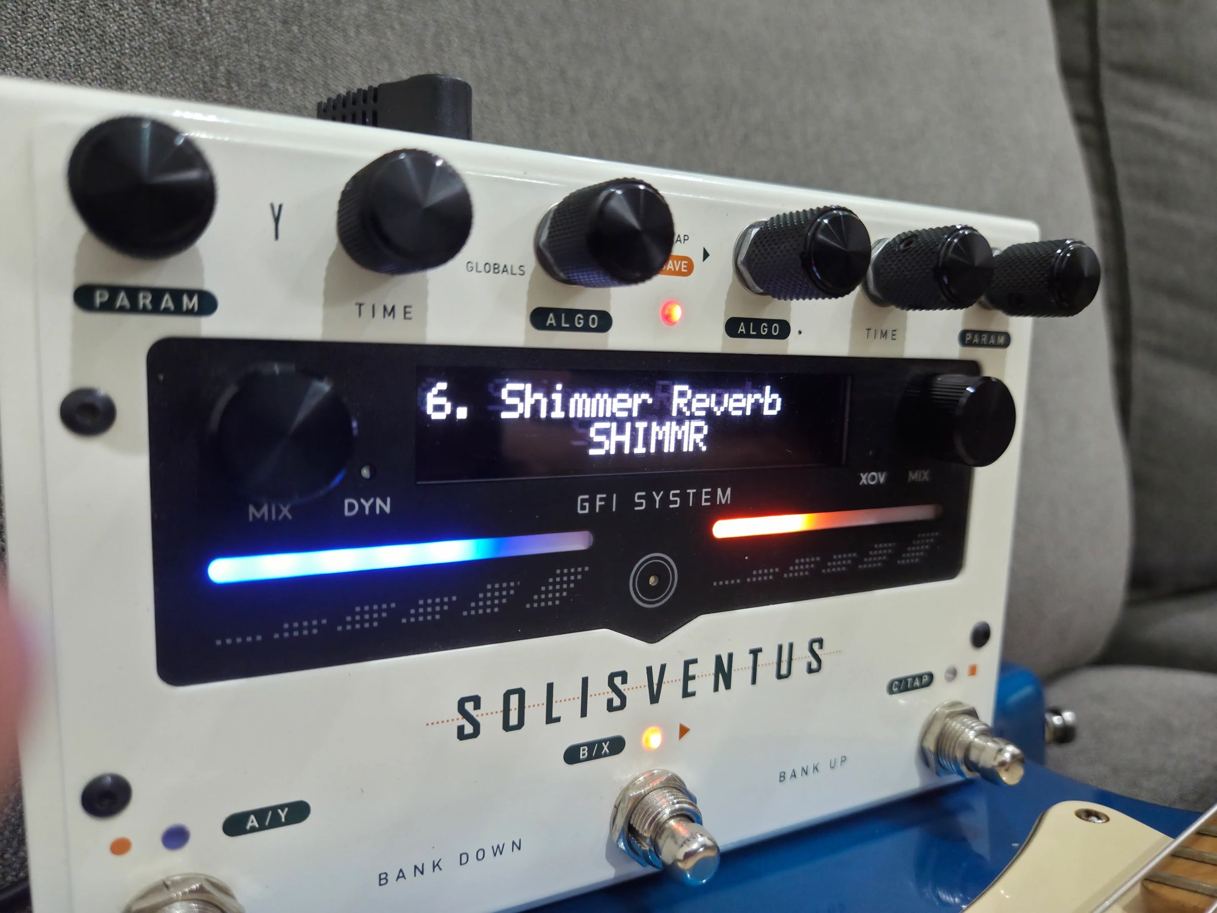 Selecting Shimmer on the Solis Ventus: the display reads 6. Shimmer Reverb, SHIMMR